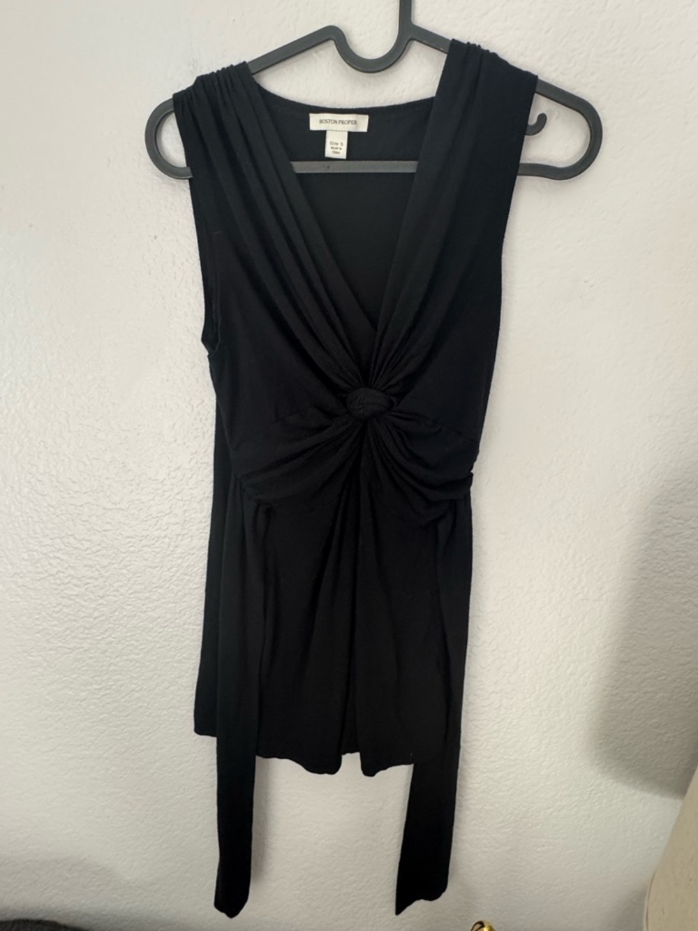 Boston Proper Black Knot-Front Sleeveless Tank.  Back Tie Short Tunic Length.